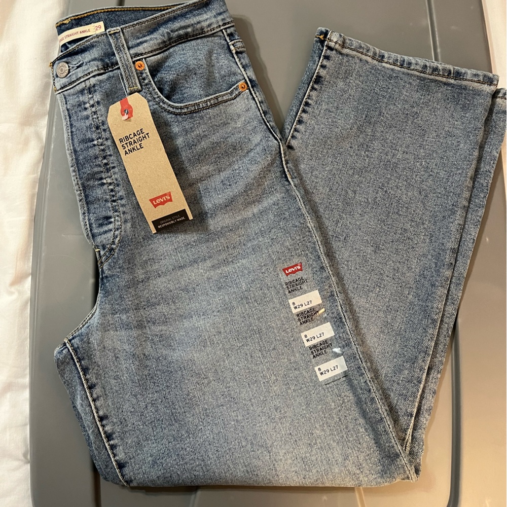 Levi’s Ribcage Straight Denim Jeans (8)